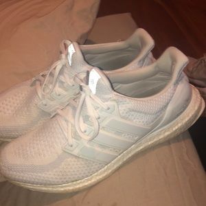Triple white adidas ultraboost